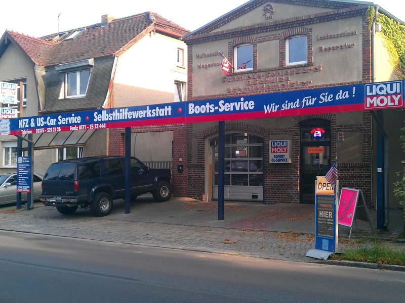 Michas Car Service und Autoreparatur-Werkstatt in Berlin.